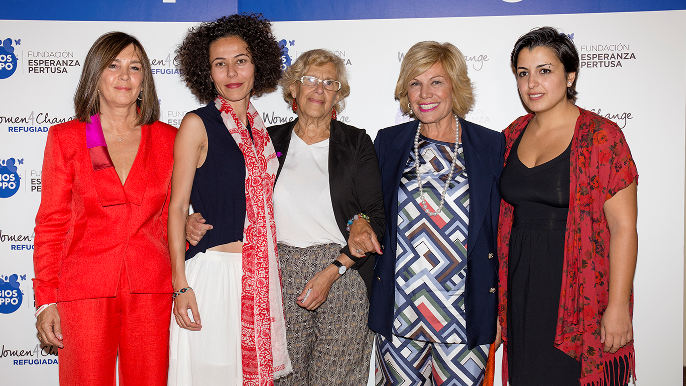 De izquierda a derecha: Charo Izquierdo, Oula Ramadan, Manuela Carmena, Esperanza Pertusa (Fundadora de Esperanza Pertusa) y Reem Al-Haswani. 